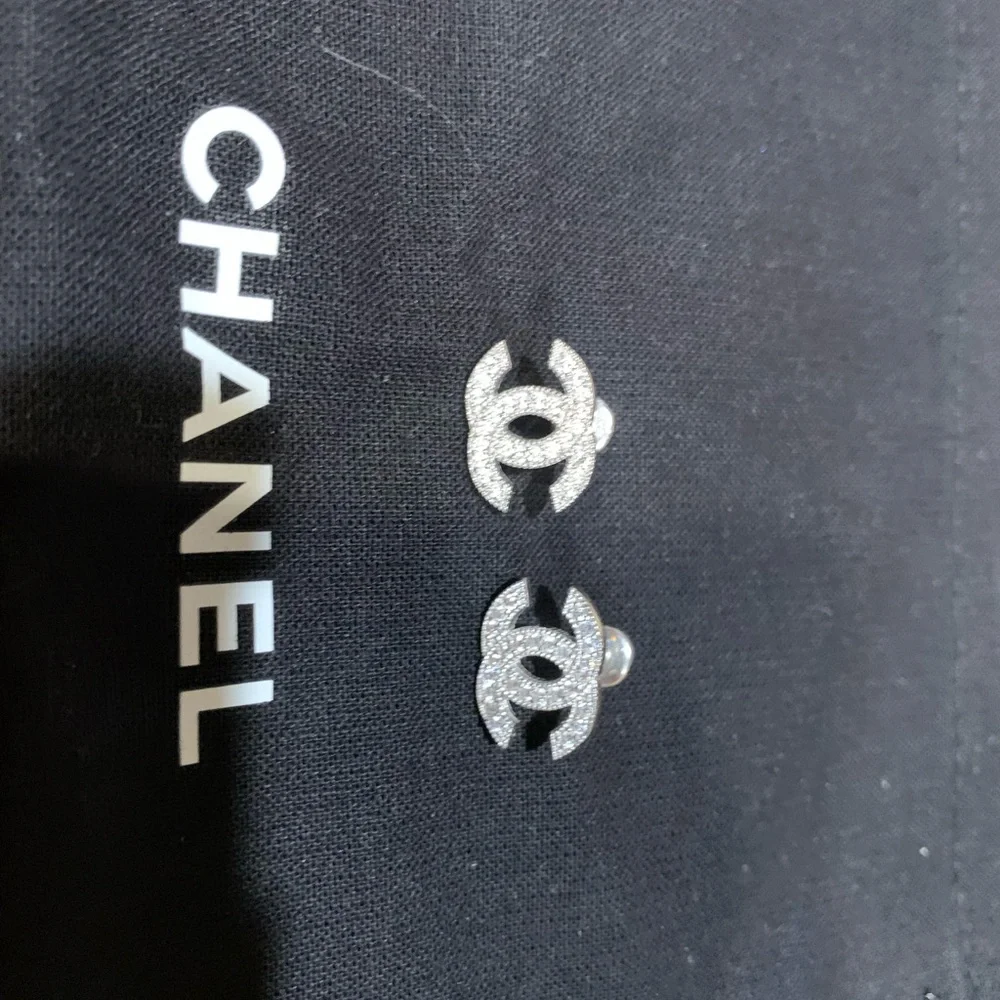 Absolutely stunning cc earrings brand new, rare and collectible. Must have! - Picture 6 of 13